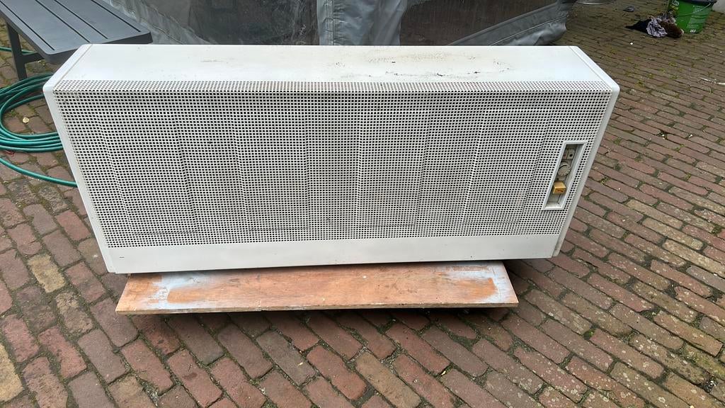 Gevelkachel prima voor in een schuur, Huis en Inrichting, Kachels, Ophalen of Verzenden, Gebruikt, Hout, Gaskachel