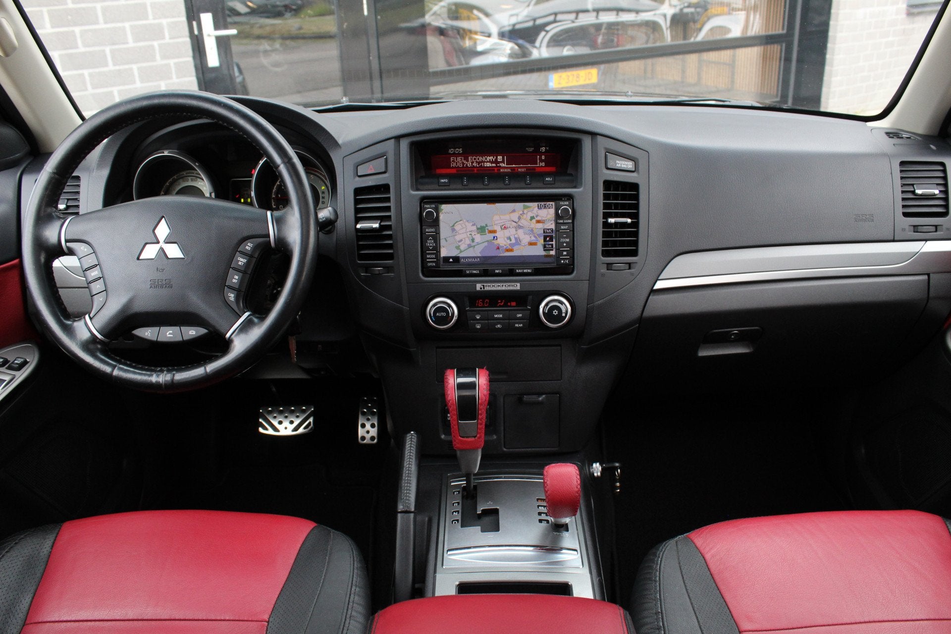 Mitsubishi Pajero 3.2 DI-D Instyle Side Window Van / Leer /, Automaat, Euro 5, Huisgarantie, 4 cilinders