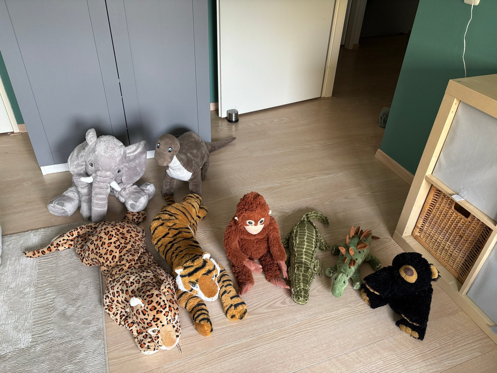 Grote collectie knuffels: olifant, tijger, dinosaurus, etc., Grijs, Ophalen of Verzenden, Zo goed als nieuw, Middelgroot (20 tot 80 cm)