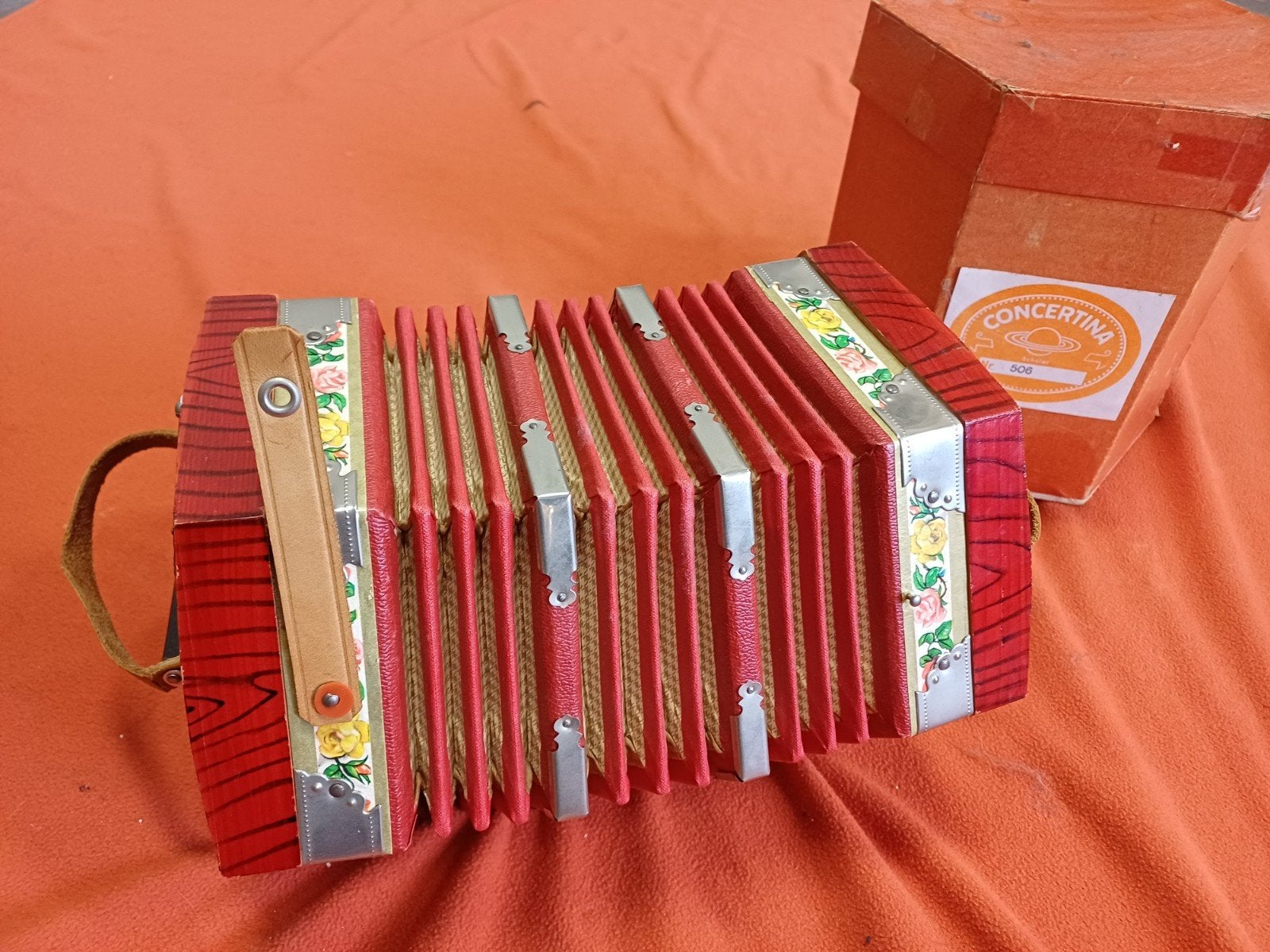 Oost-Duitse concertina in prima staat, Muziek en Instrumenten, Gebruikt, Knopaccordeon, 120-bas, Ophalen