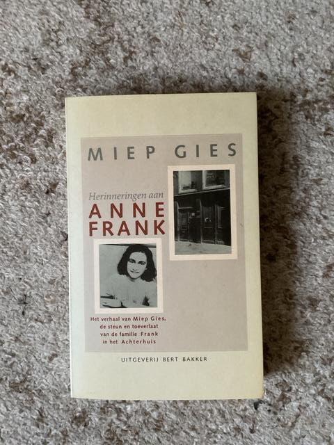 boek Herinneringen aan Anne Frank van Miep Gies, Tweede Wereldoorlog, Ophalen of Verzenden, Zo goed als nieuw, Miep Gies