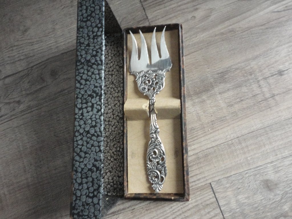 TE KOOP MOOIE ANTIEKE  BROODVORK VAN GERO, Ophalen of Verzenden