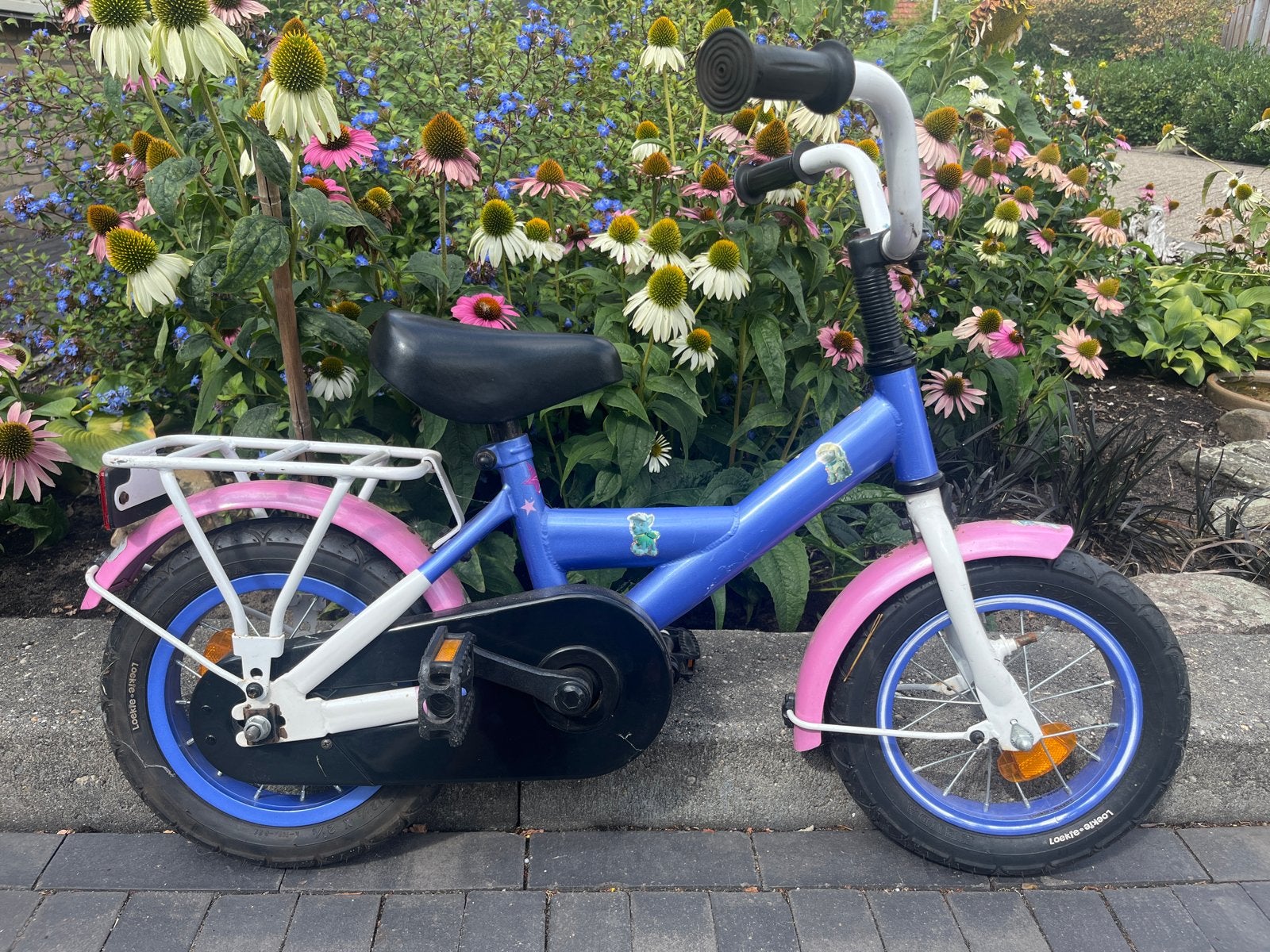 Kinderfiets 12 inch met zijwieltjes - Blauw/Roze, Fietsen en Brommers, Fietsen | Kinderfietsjes, Terugtraprem, Zijwieltjes, Gebruikt