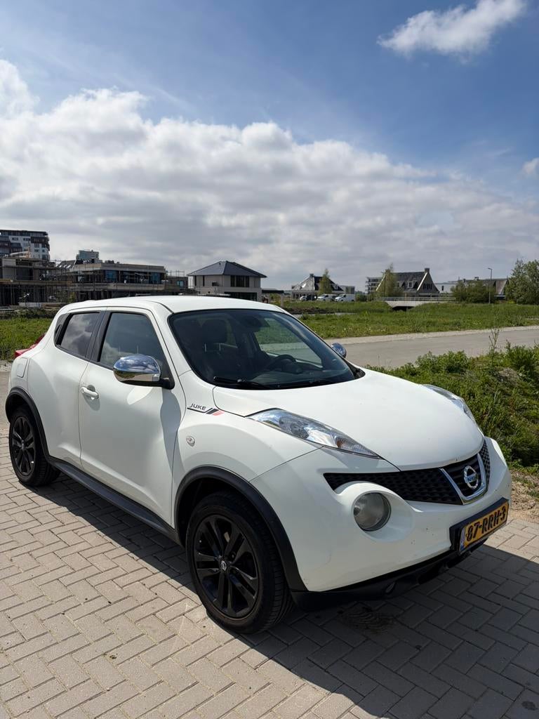 Nissan Juke 1.6 2011 Wit, Origineel Nederlands, Auto's, Nissan, USB, 1250 kg, Zwart, 4 cilinders