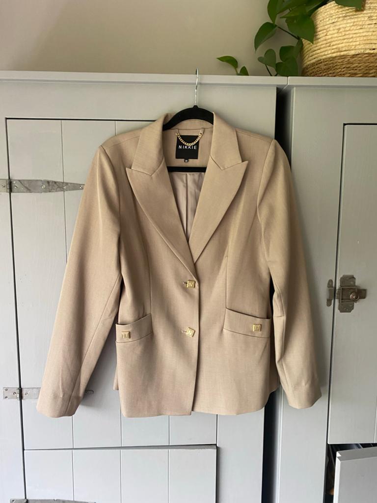 Nikkie blazer maat 38 (M) - Zo goed als nieuw, Maat 38/40 (M), Beige, Ophalen of Verzenden, Zo goed als nieuw