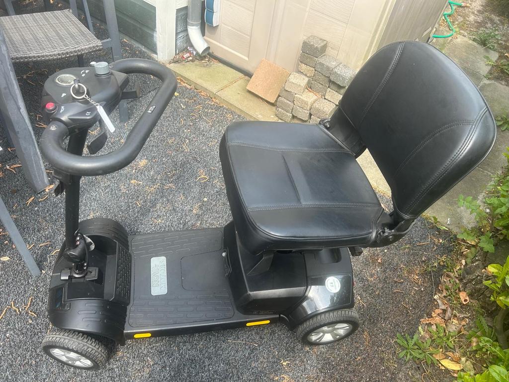 Nova scootmobiel zwart. Zo goed als Nieuw!, Ophalen, Zo goed als nieuw