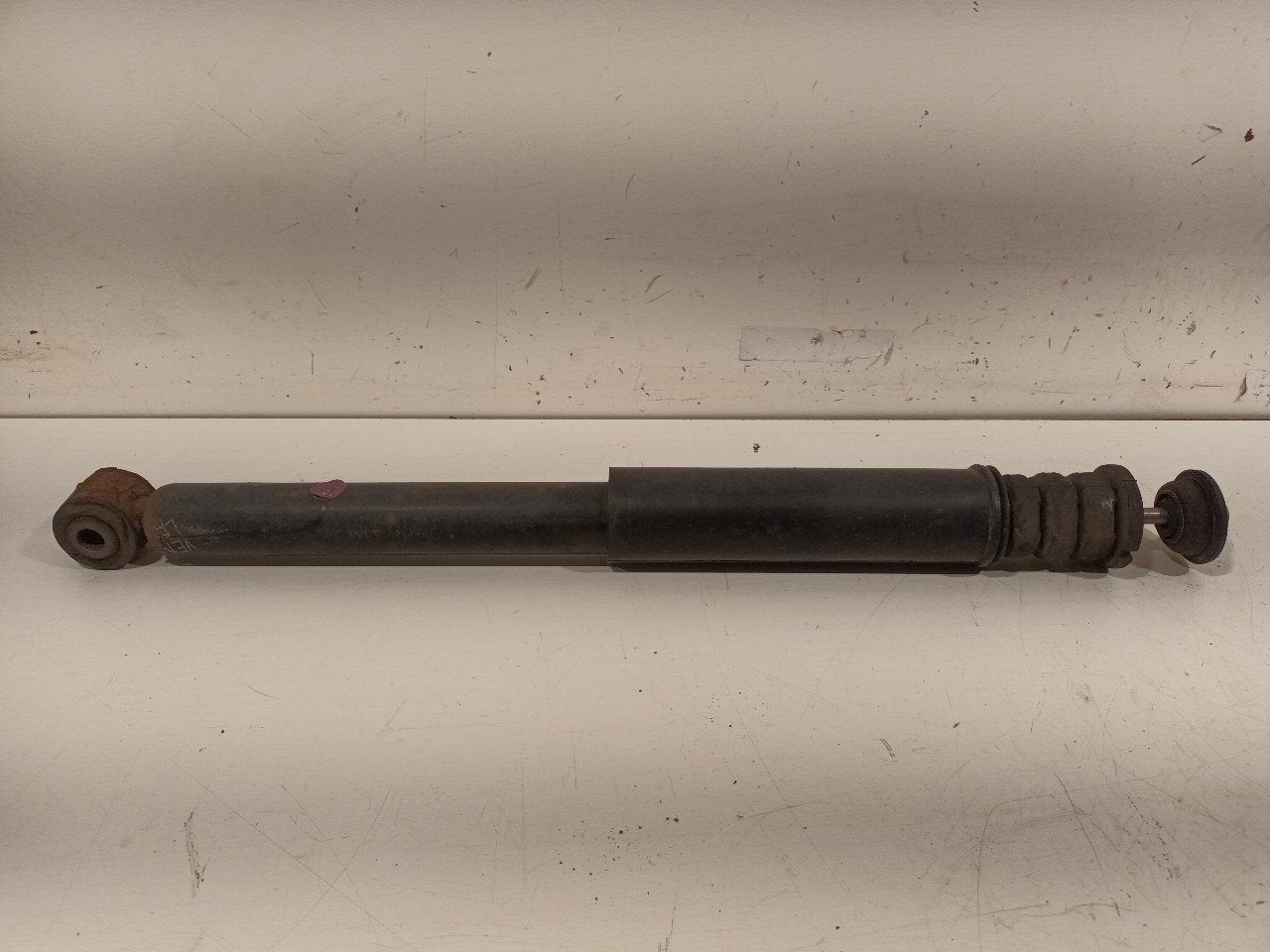 Schokbreker links achter Nissan Note, Onderdelen@venauto.nl, Van der Ven Autorecycling B.V., Gebruikt, Ettenseweg 76, 4706 PB Roosendaal, The Netherlands