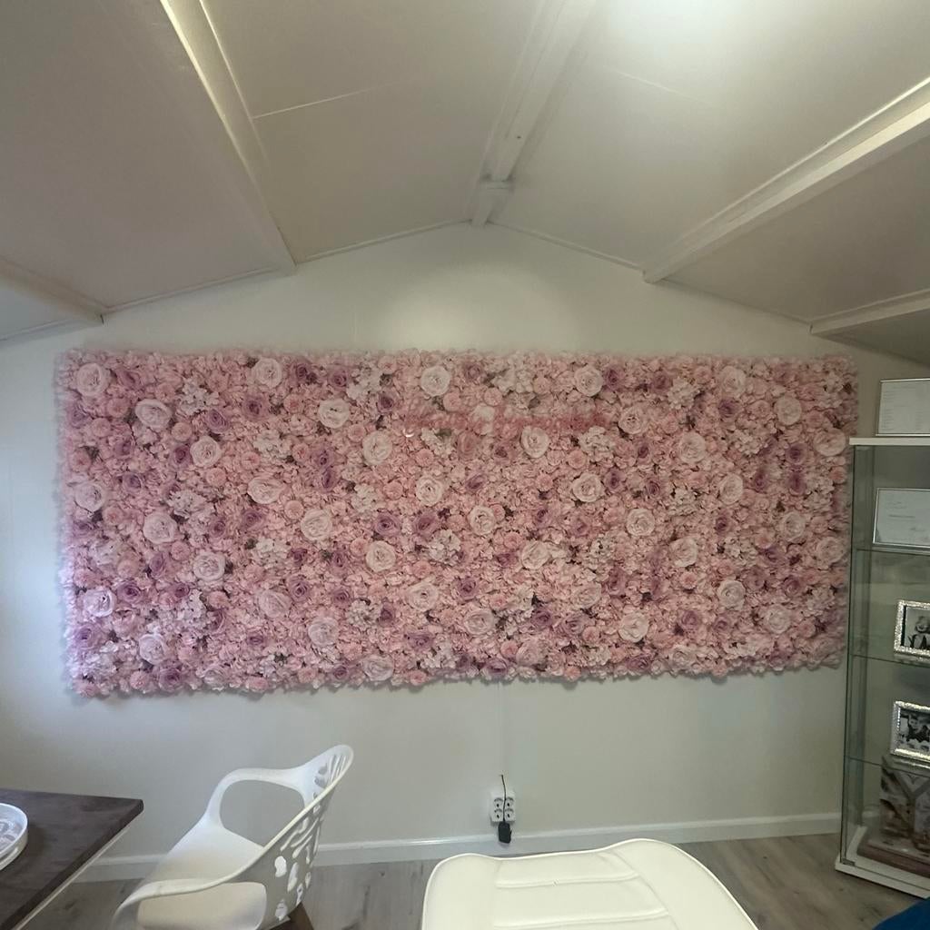 Prachtige Roze Bloemenwand