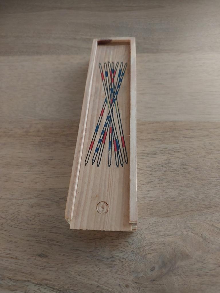 Mikado spel in houten doosje - Reisspel, Hobby en Vrije tijd, Gezelschapsspellen | Bordspellen, Een of twee spelers, Ophalen, Gebruikt