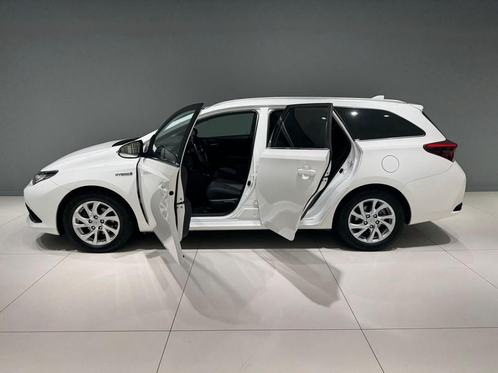 TOYOTA Auris 1.8 Hybrid 136pk Aut Lease, 12 maanden, Gebruikt, Wit, Origineel Nederlands