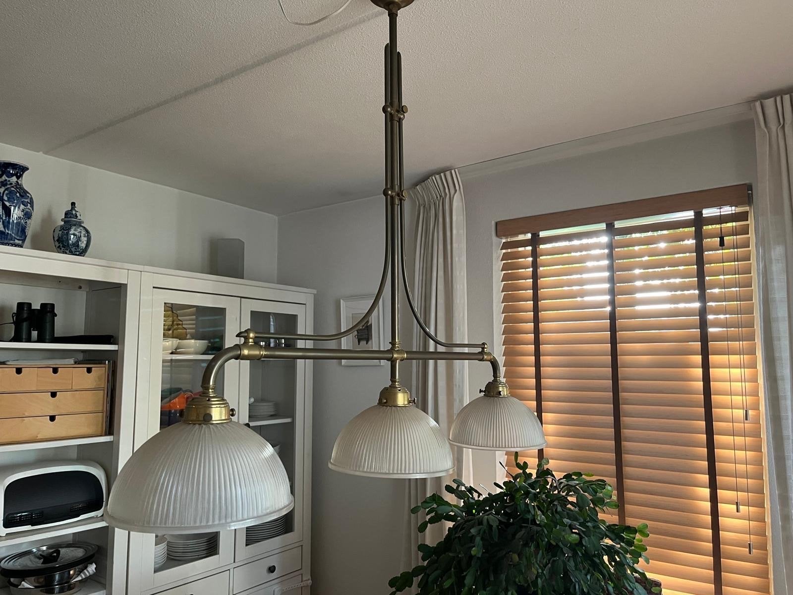 Klassieke hanglamp met 3 glazen kappen, Ophalen, Gebruikt, Metaal, E27 (groot)