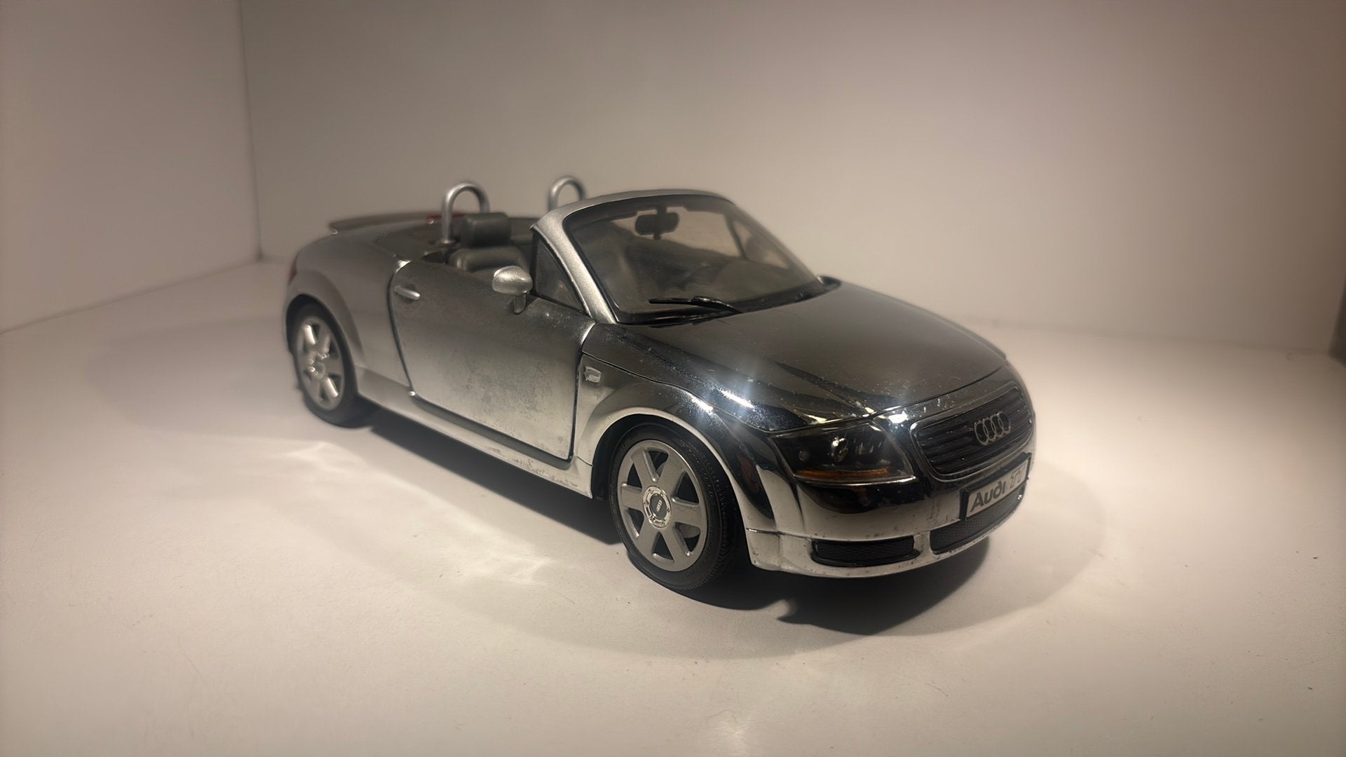 Audi tt chroom revell 1.18, Revell, Ophalen of Verzenden, A, A