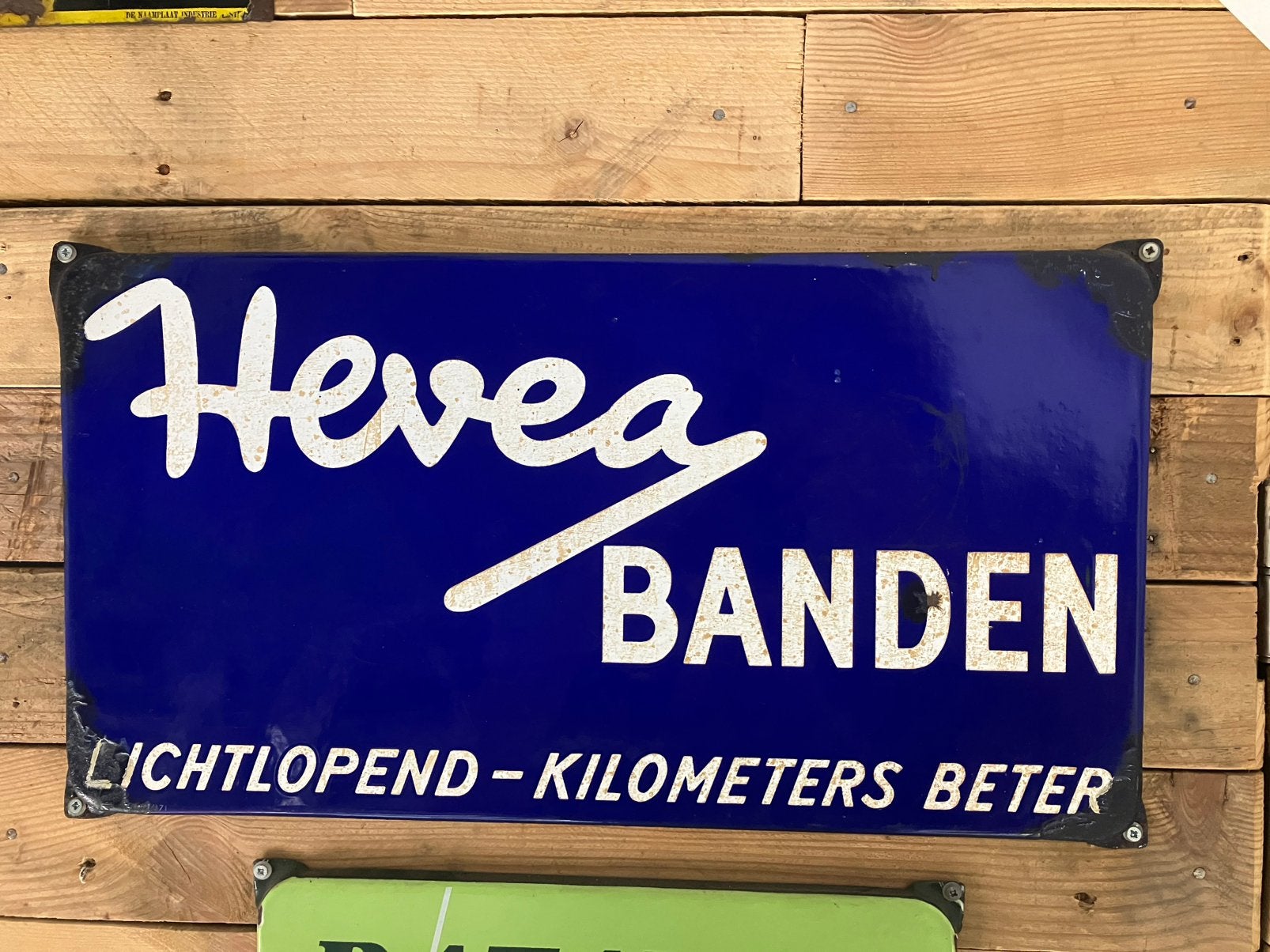 Hevea emaille reclame bord, Ophalen of Verzenden