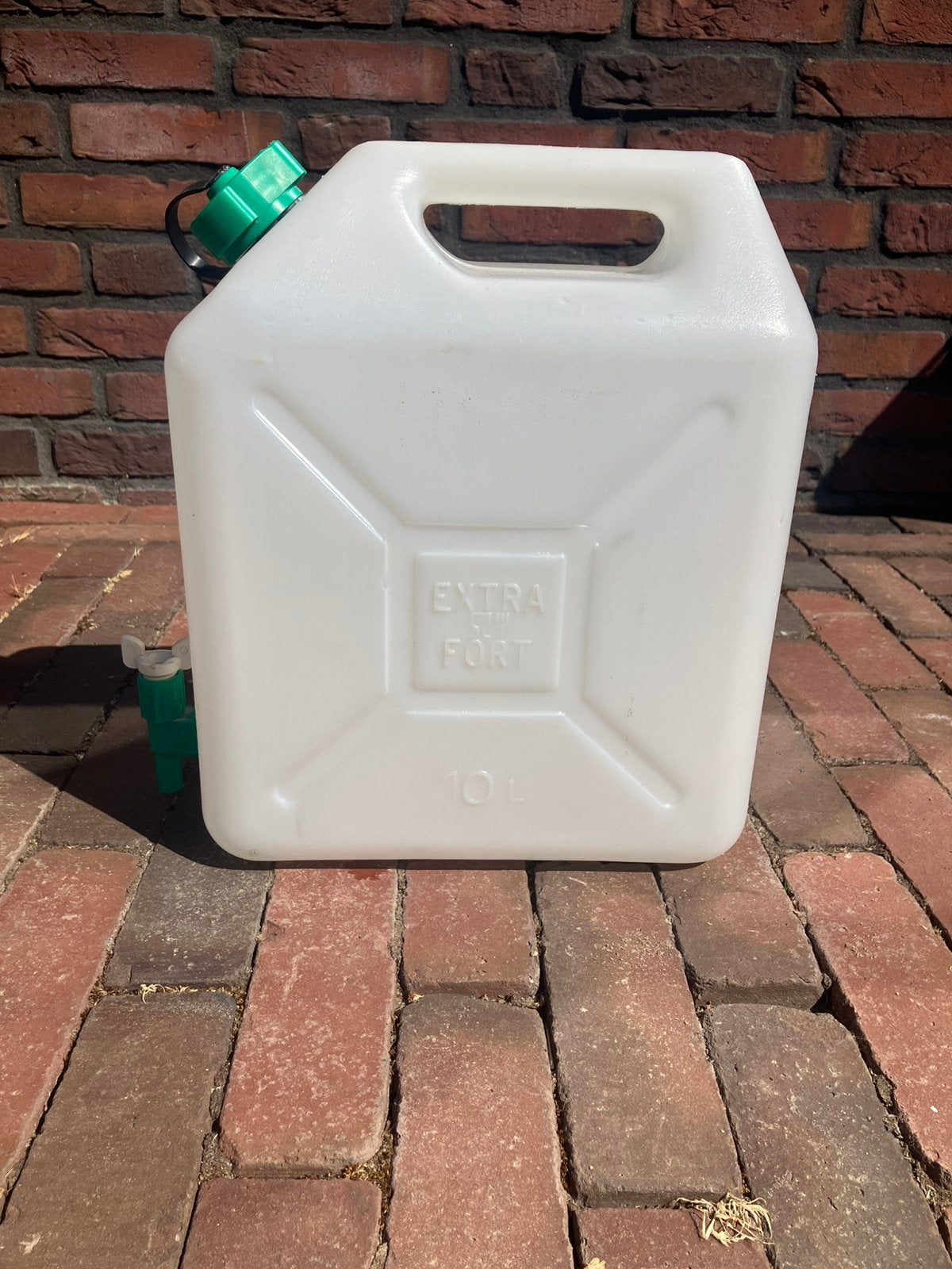 10 liter jerrycan met tapkraan, Ophalen, Zo goed als nieuw