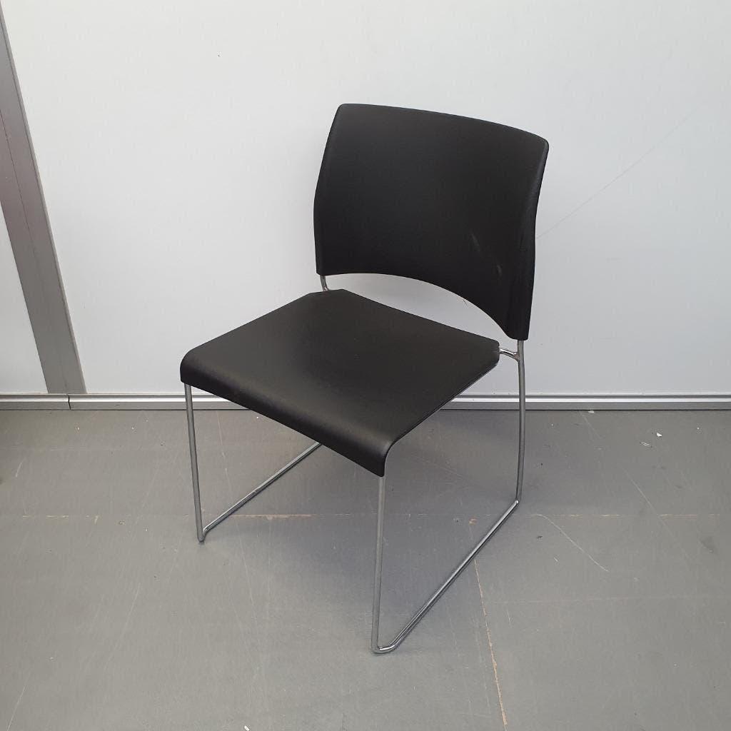 Set 8x Allsteel Nimble kunststof kantinestoelen blauw rood, Ophalen, Gebruikt, Kunststof, Vijf, Zes of meer stoelen