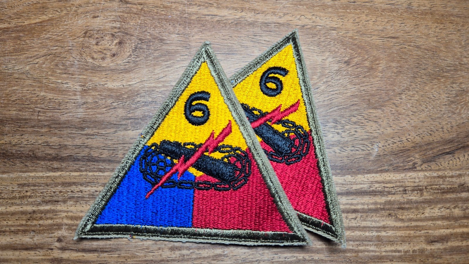 2x Patch 6th Armored Division 'Super Sixth' - Ongebruikt, Verzenden, Landmacht, Amerika, Embleem of Badge