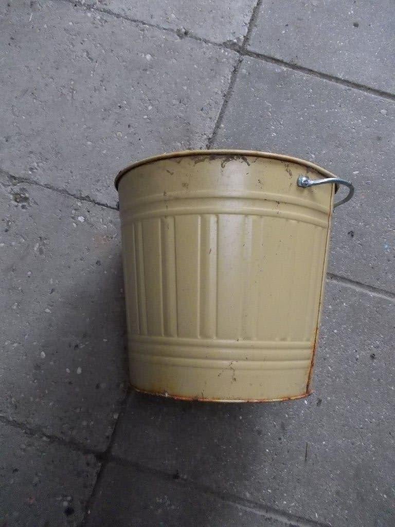 Gele ijzeren bloempot voor buiten., Gebruikt, Rond, Minder dan 40 cm, Metaal