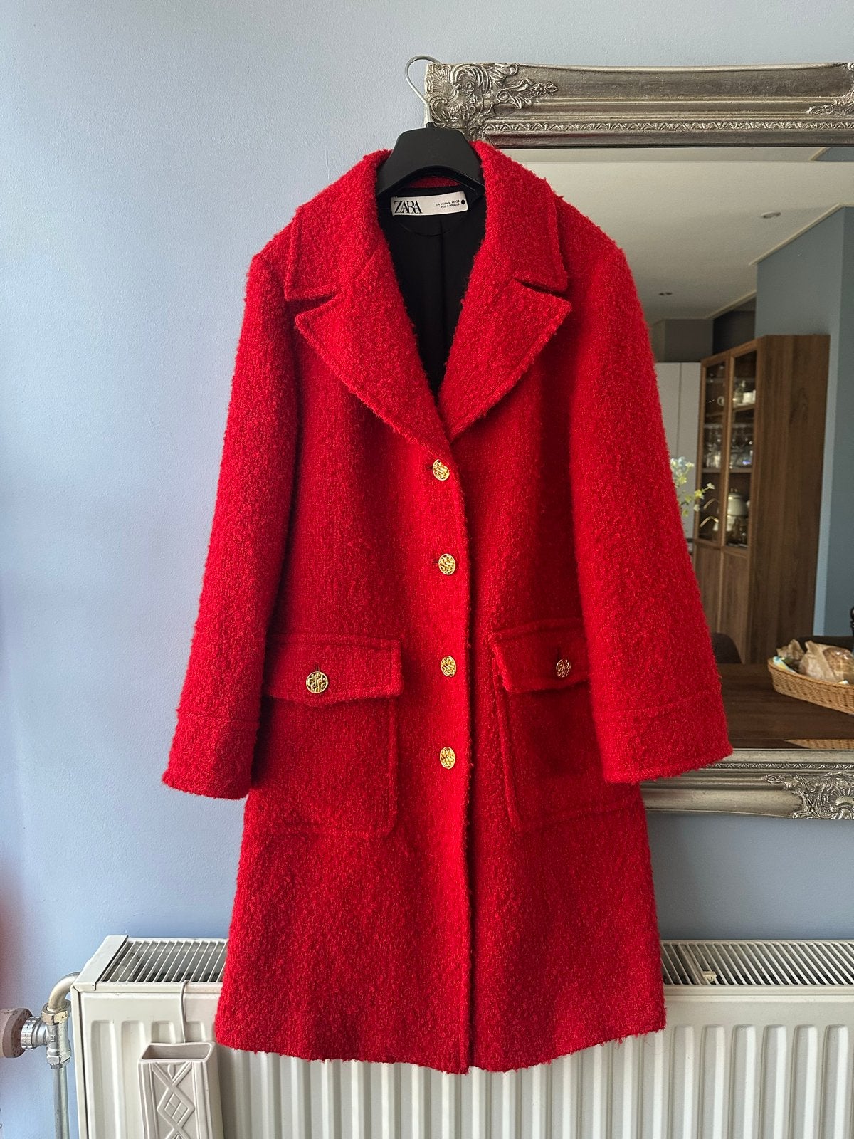 Zara rode bouclé tussenjas met gouden knopen - Maat M, Ophalen of Verzenden, Zo goed als nieuw, Maat 38/40 (M), Rood