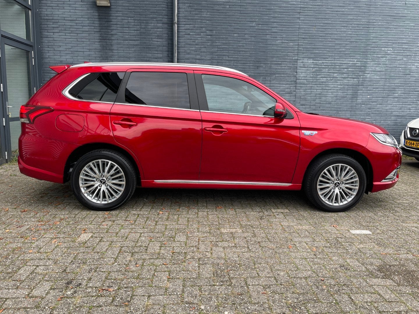 MITSUBISHI Outlander 2.4 PHEV 240pk 4WD Automaat Instyle | E, Auto's, 4 cilinders, 120 €/maand, Bedrijf, Vierwielaandrijving