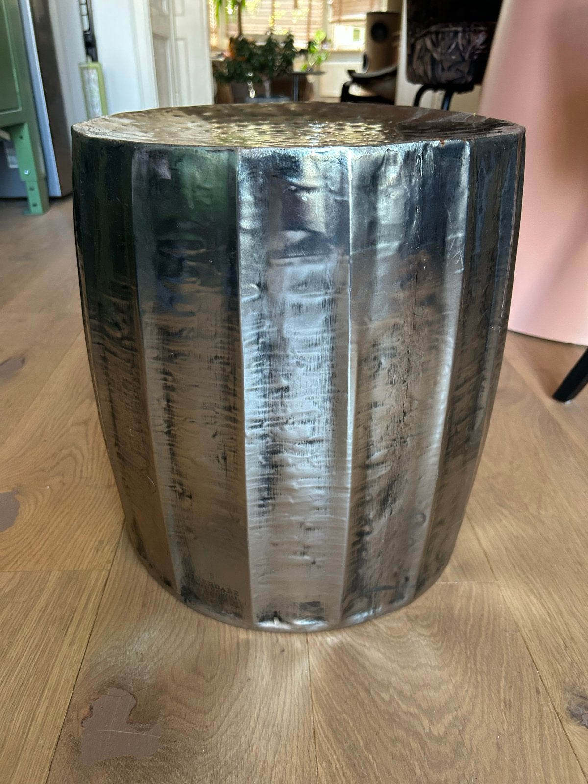 Zilverkleurige bijzettafel/ ton van maison Riviera, Ophalen, Gebruikt, Overige materialen