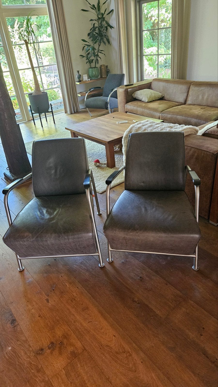 Set van 2 Jess Design fauteuils - Leer en Metaal, Huis en Inrichting, Ophalen, Gebruikt, Twee, Modern, Industrieel