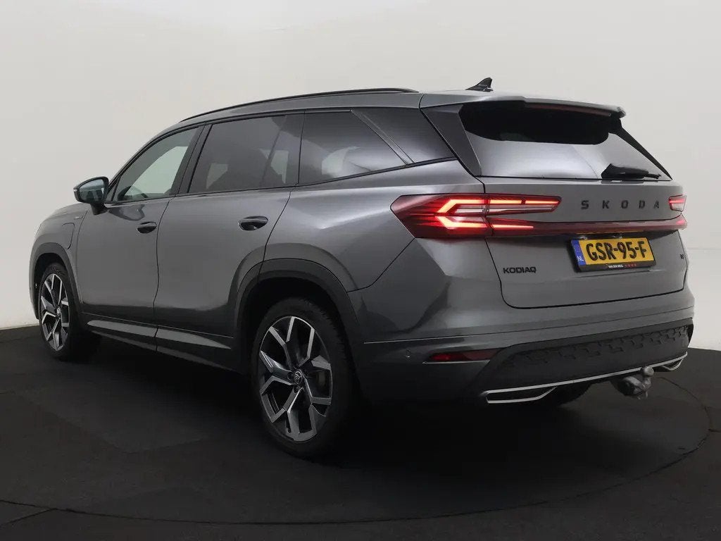 Skoda Kodiaq 1.5 TSI PHEV Sportline Business Panodak | Canto, Auto's, Dealer onderhouden, 4 cilinders, Origineel Nederlands, Bedrijf