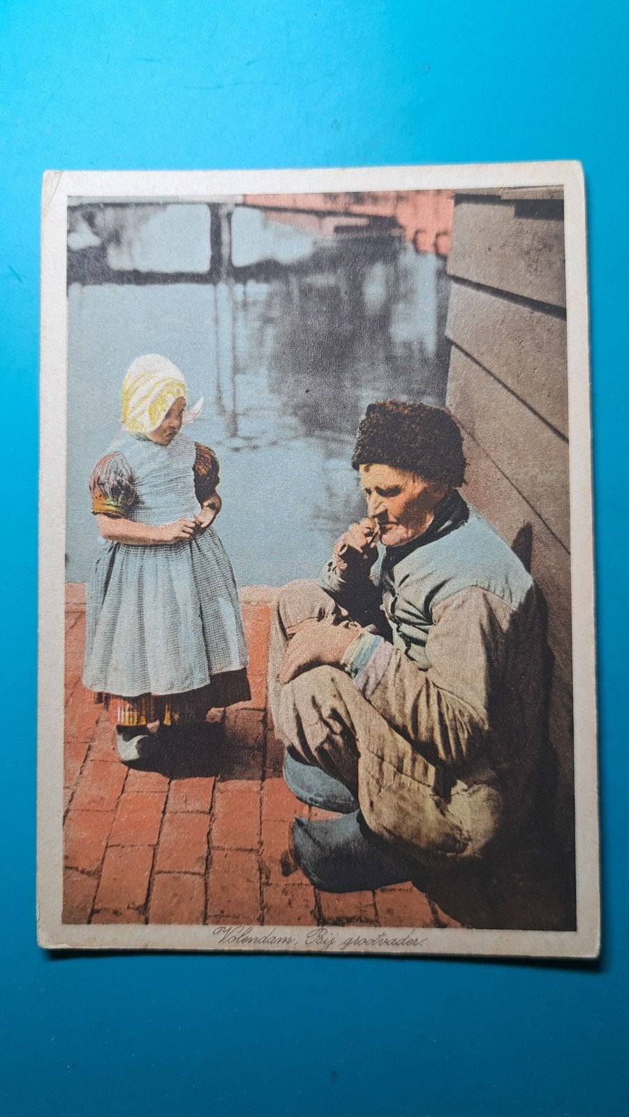 volendam bij grootvader. klederdracht, Ophalen of Verzenden, 1920 tot 1940, Ongelopen, Noord-Holland