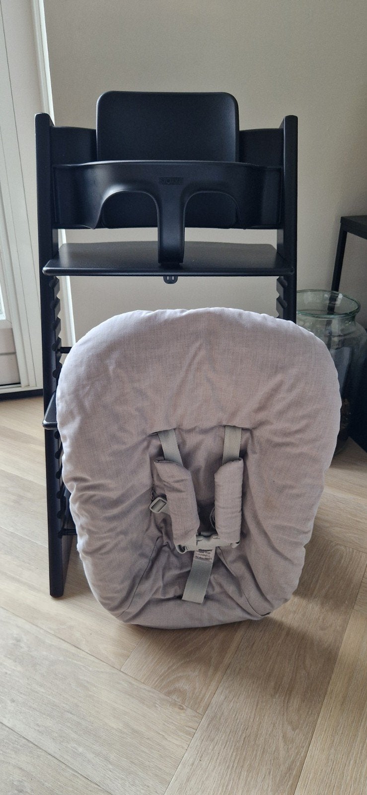 Stokke tripp trapp kinderstoel + babyset + newbornset, zwart, Kinderen en Baby's, Kinderstoelen, Ophalen, Zo goed als nieuw, Meegroeistoel
