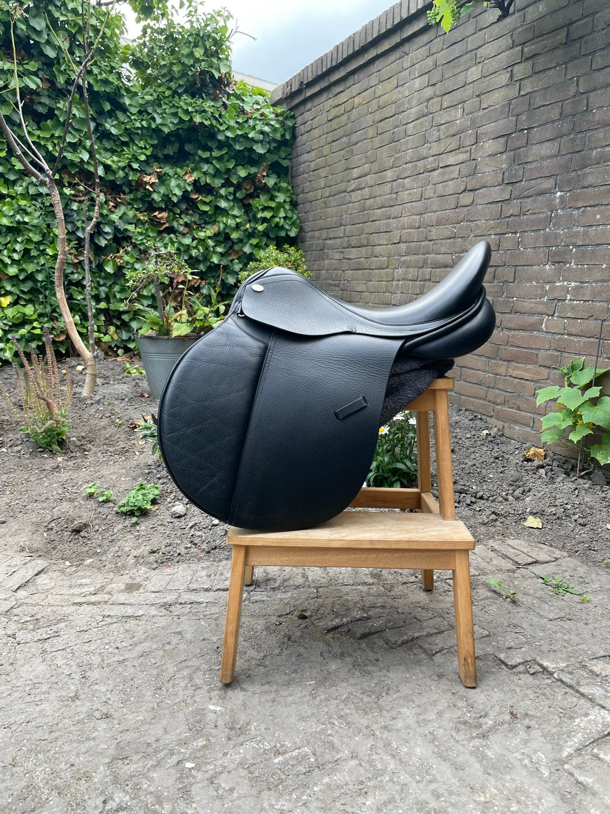 JC Rubin 2 veelzijdigheidszadel 17 inch, Dieren en Toebehoren, Paarden en Pony's | Zadels, Gebruikt, Inclusief stijgbeugels, M (17 inch)