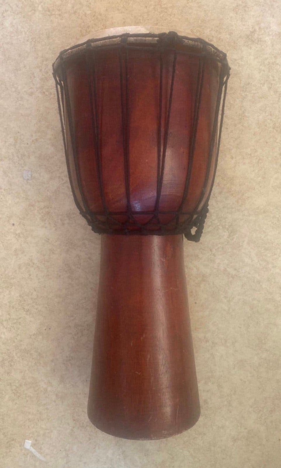 Traditionele West-Afrikaanse djembé van mahoniehout, Muziek en Instrumenten, Ophalen of Verzenden, Zo goed als nieuw, Trommel