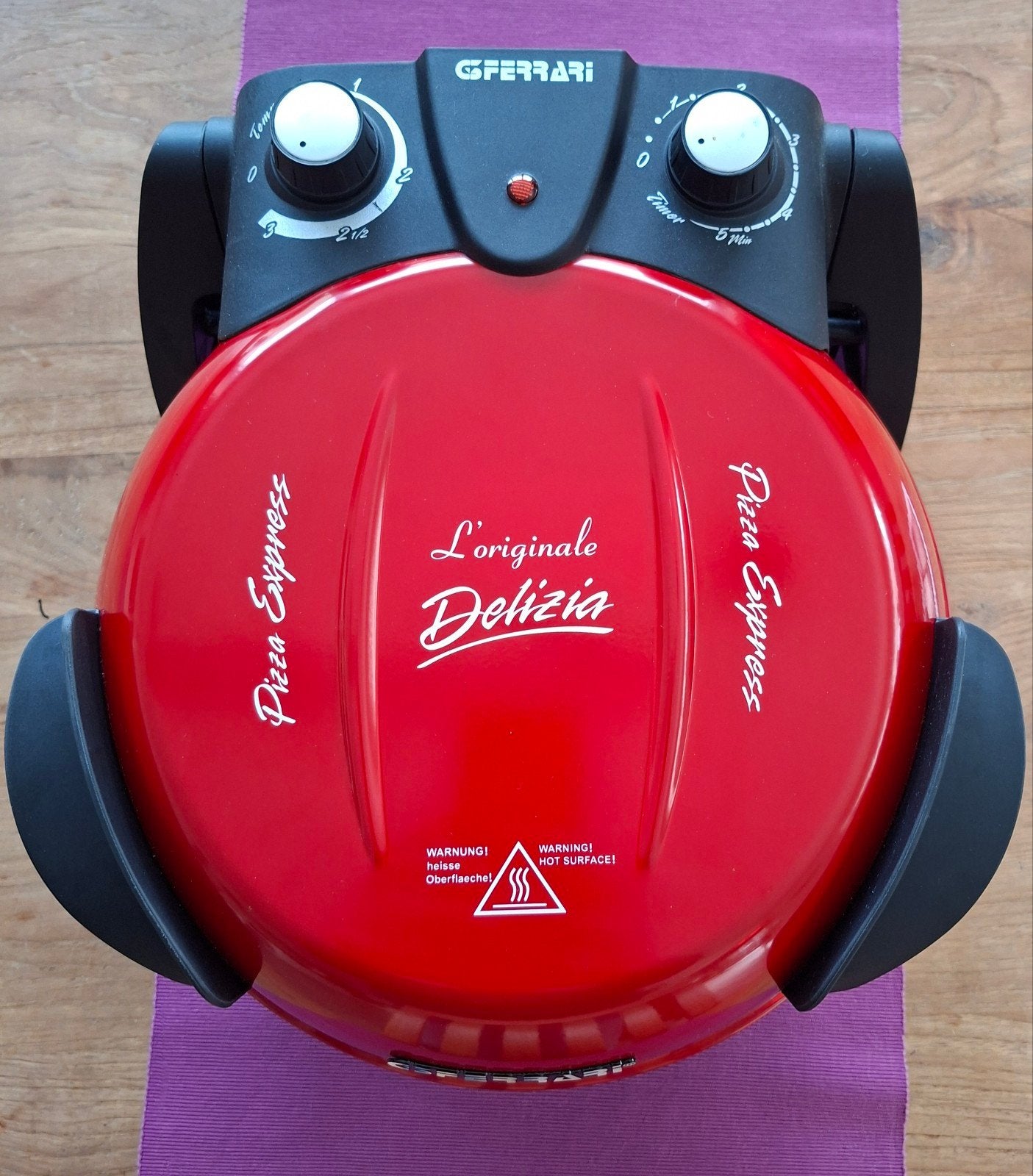 Ferrari pizza steenoven, Ophalen of Verzenden, Zo goed als nieuw, Rood