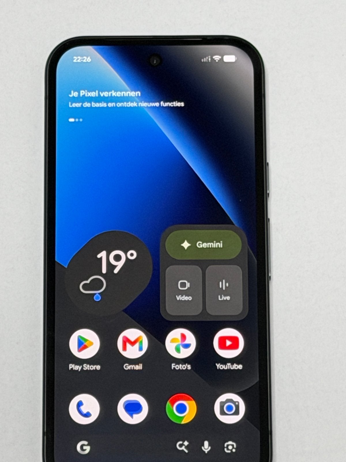 Foto 2 van Google Pixel 10a 128GB Obsidian - Zo goed als nieuw