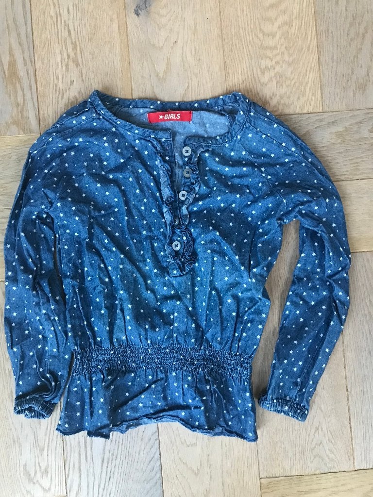 Superleuk spijkerblousje met witte sterretjes maat 110, Ophalen of Verzenden, Gebruikt, Meisje, Overhemd of Blouse