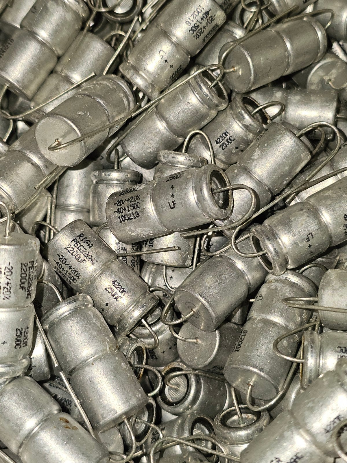 2200uF 25V rifa long life, Ophalen of Verzenden, Zo goed als nieuw