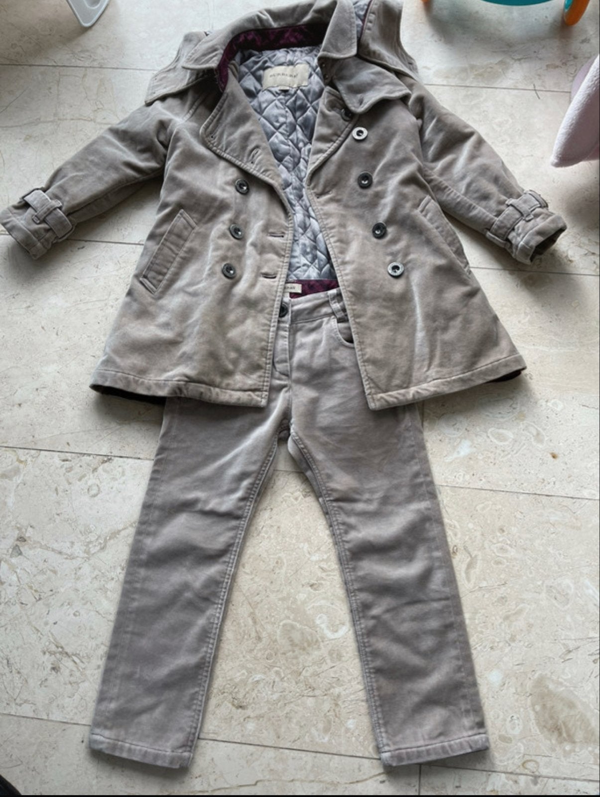 Burberry fluwelen jas en broek set - Zo goed als nieuw, Ophalen, Zo goed als nieuw, Jongen of Meisje, Setje
