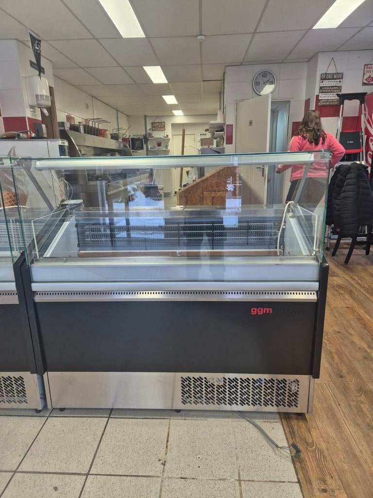 GGM Gastro Schepijsvitrine 6 Bakken, Ophalen