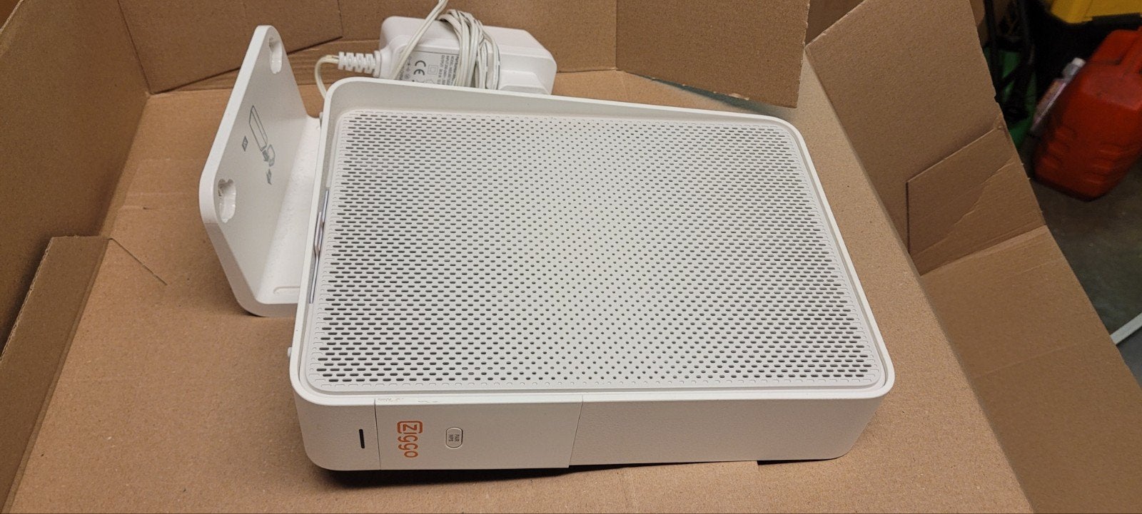 Ziggo Connectbox Router met modem - Wit, Ophalen of Verzenden, Gebruikt, Router met modem, Ziggo
