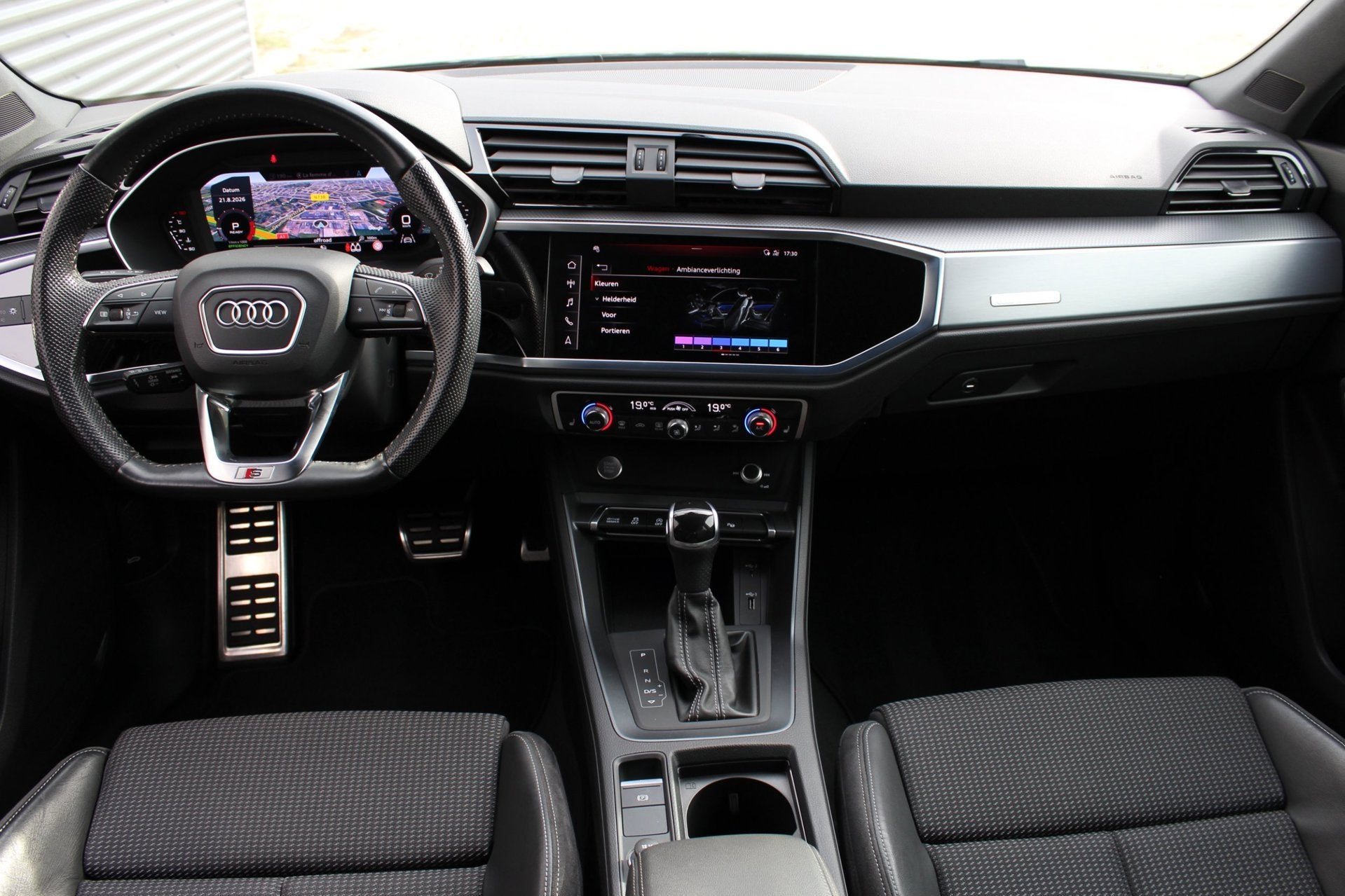 Audi Q3 Sportback 35 TFSI |3x S-Line| Panoramadak | Keyless, Auto's, Audi, Dealer onderhouden, 15 km/l, Zwart, 4 cilinders