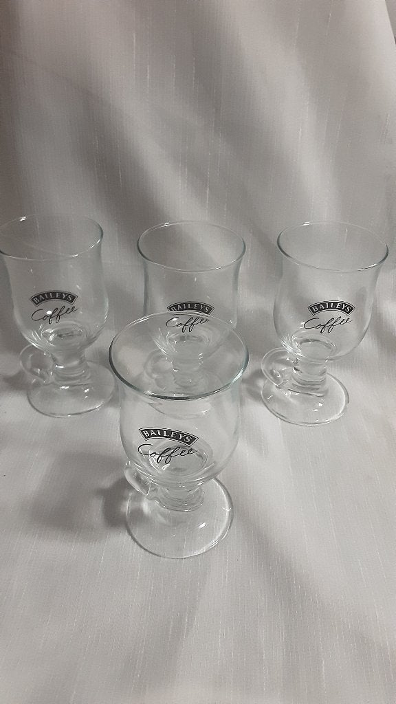 BAILEYS irish coffee glazen 4 stuks, zwarte logo, Verzamelen, Glas en Borrelglaasjes, Ophalen of Verzenden, Zo goed als nieuw