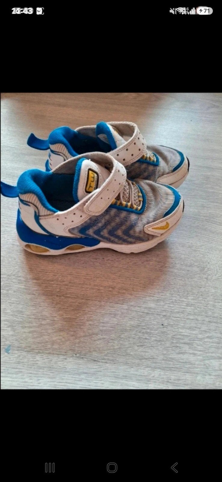 Nike maat 28
Gebruikt maar kan nog prima een ronde mee.
idea, Ophalen of Verzenden, Gebruikt, Jongetje of Meisje, Schoentjes