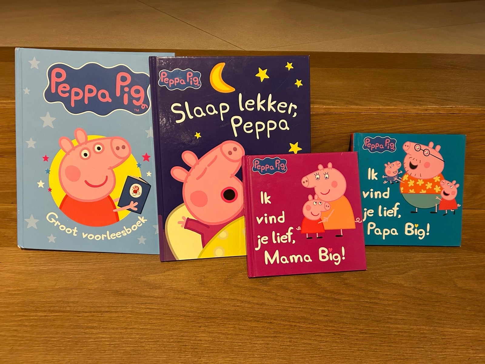 Peppa Pig Boeken Set - Groot Voorleesboek & Meer, Ophalen of Verzenden, Zo goed als nieuw, 2 tot 3 jaar