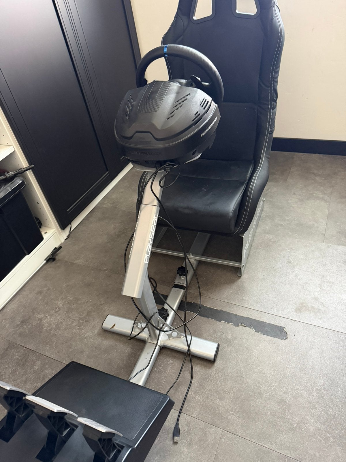 Race stuur en pendalen thrustmaster t300rs gt, Ophalen, Zo goed als nieuw