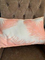 NIEUW! Kussentje zalm met palmbladen Coco maison 30 x 50 cm, Overige kleuren, Vierkant, Nieuw, Ophalen of Verzenden