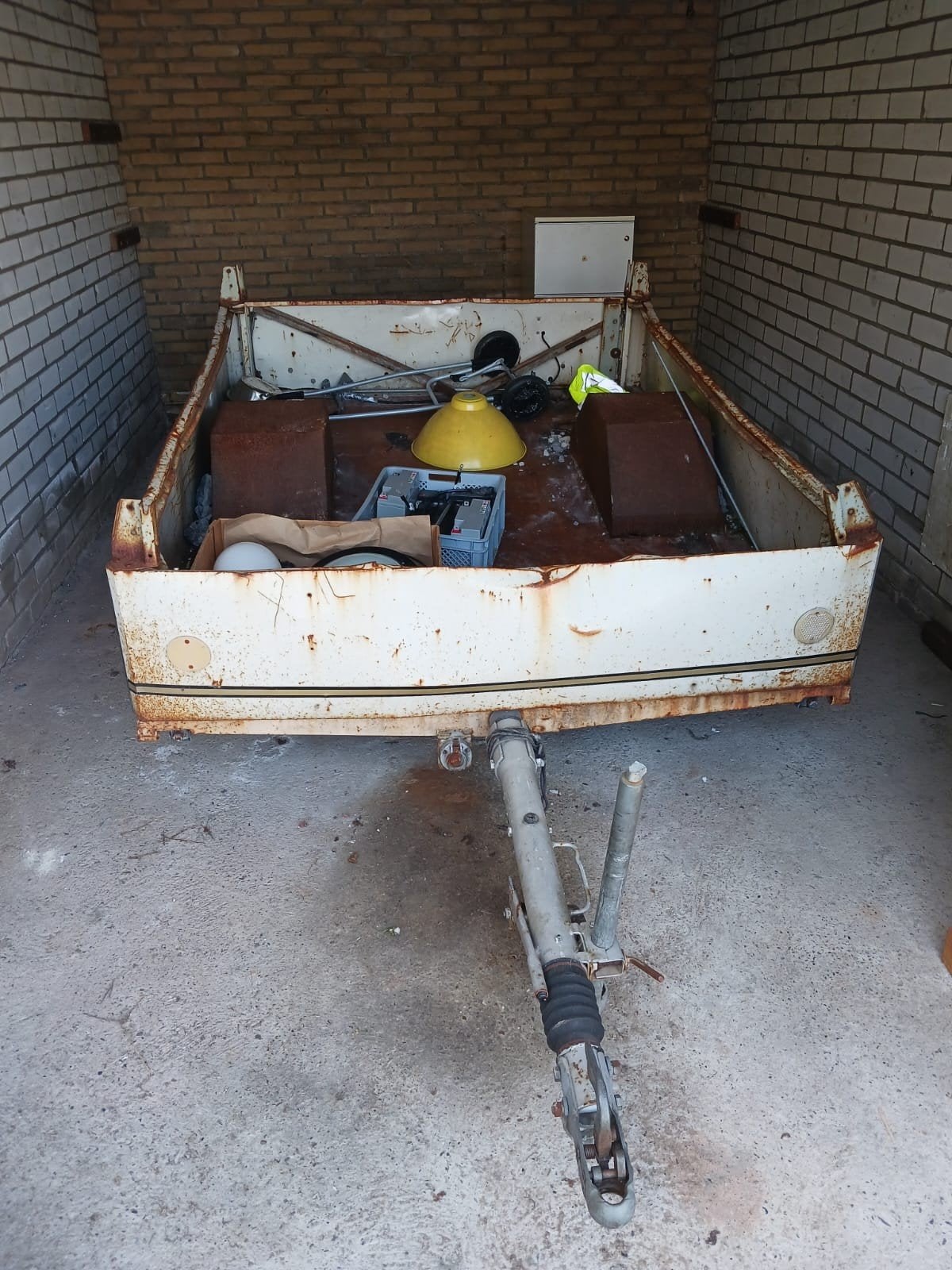 Oude aanhangwagen - opknapper, Ophalen, Gebruikt