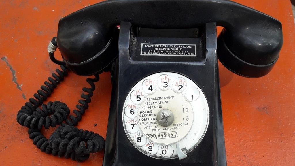 Vintage Bakeliet Telefoon met Draaischijf, Ophalen of Verzenden, Gebruikt, Met draaischijf