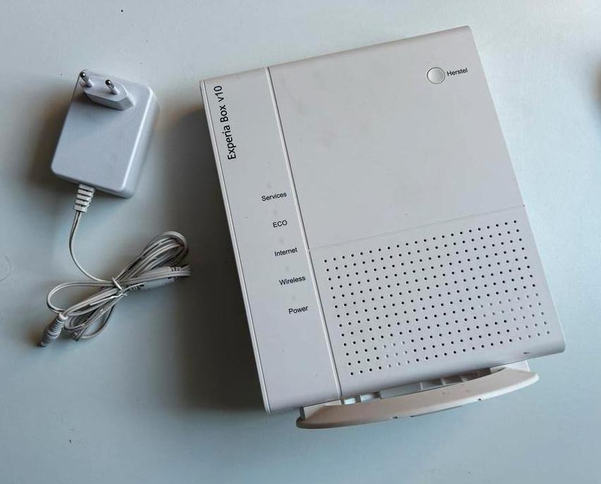 ZTE Experia Box V10 Router, Ophalen of Verzenden, Gebruikt, Router