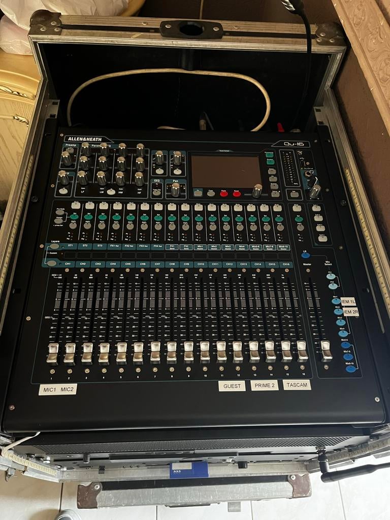 Allen & Heath Qu-16 Digitale Mixer, Muziek en Instrumenten, Mengpanelen, Ophalen, Gebruikt, 10 tot 20 kanalen, Microfooningang