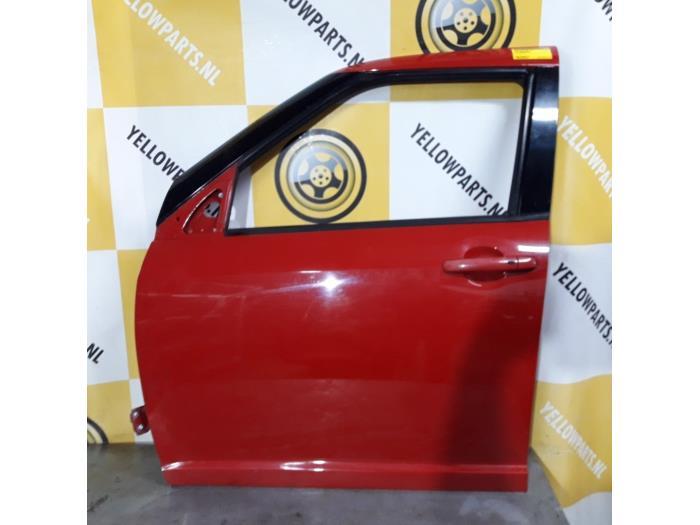 Portier 4Deurs links-voor van een Suzuki Swift (ZCF), Gebruikt, -, Deur, -
