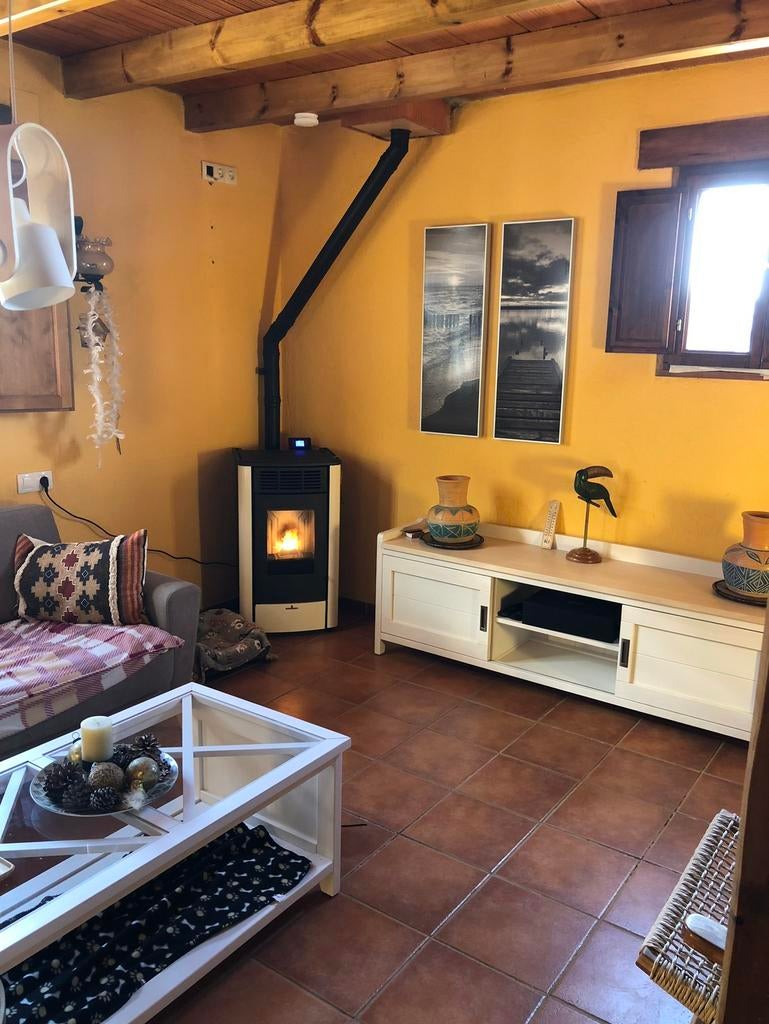 Te koop woning met stallen en 5000 m2 grond, Huizen en Kamers, Woonhuis, 4 kamers, Spanje, Landelijk