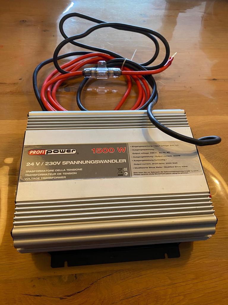Omvormer 1500W - 24V naar 230V, Ophalen of Verzenden, Gebruikt, Universele onderdelen